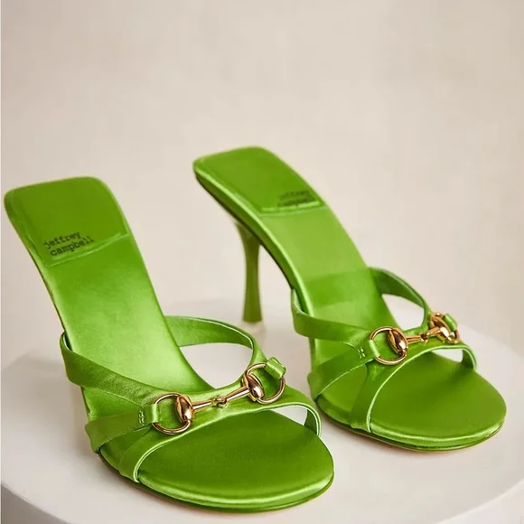 NWOT Bradshaw Buckle Heels - Picture 2 of 11